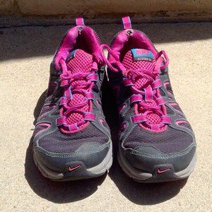 Nike Shoes Size 7